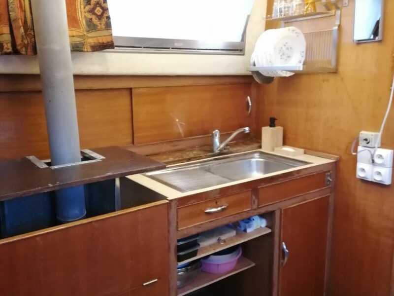 Vedette anglaise Freeman 33 Sedan – 10,9 m – 2 moteurs diesel – bateau robuste