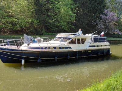 Bateau fluvial
