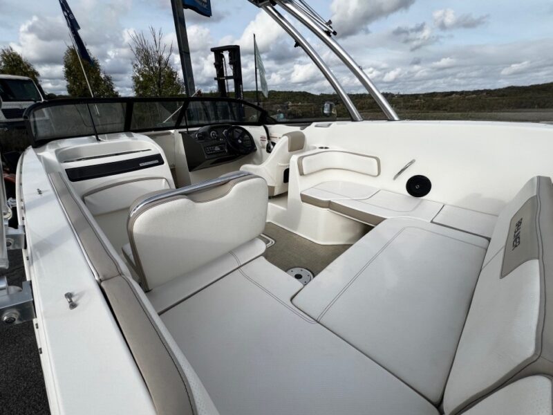 Bateau Bayliner VR6 Inboard 250 CV