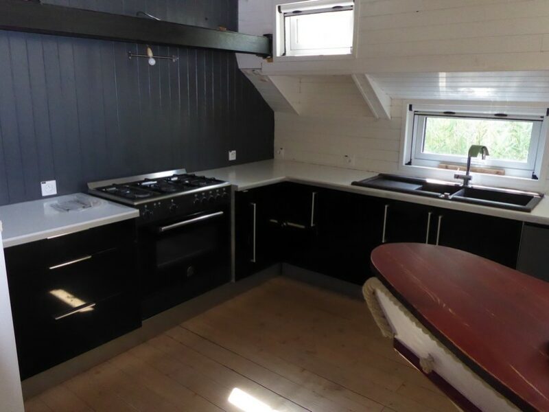 PENICHE habitable 39m avec place de port