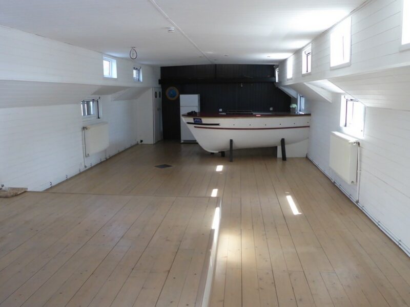 PENICHE habitable 39m avec place de port
