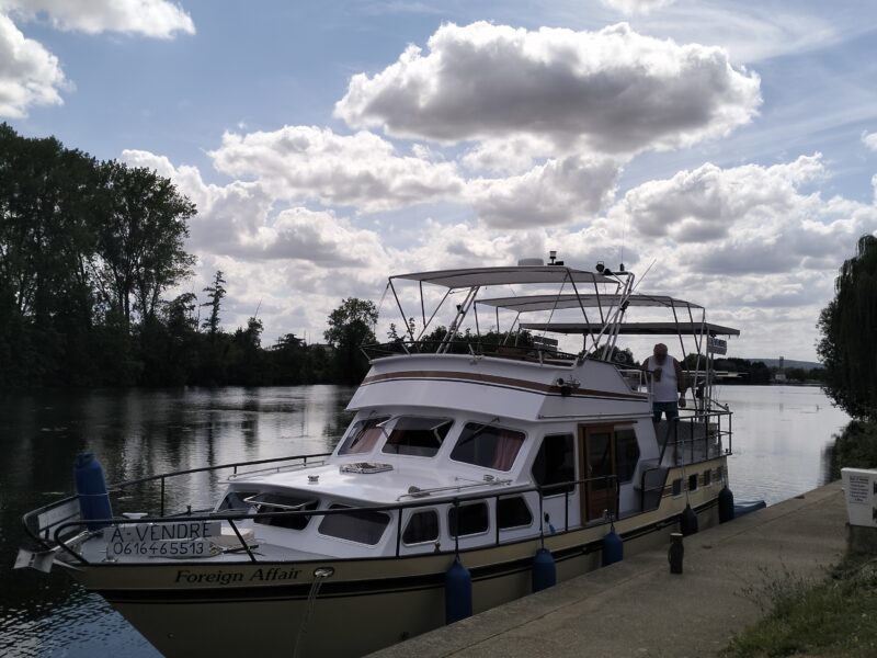 Vend vedette hollandaise GRUNO 11,80x3,70 1989