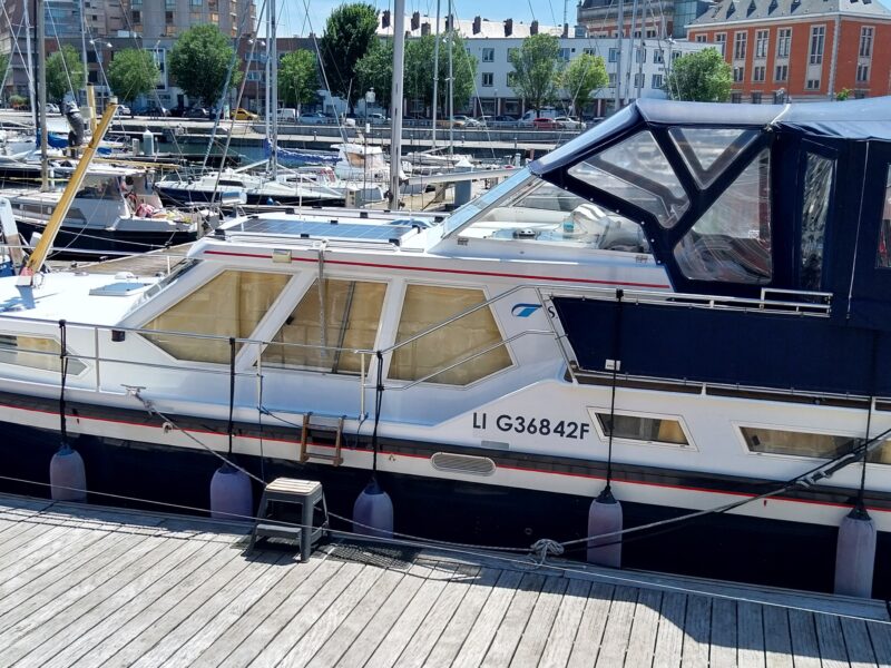 A saisir cause deces vedette fluviale ou maritime, habitable a l'annee