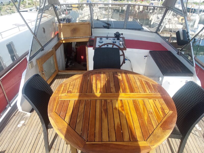 Bateau avec place de port marseillan (34)